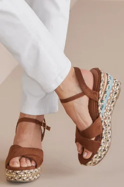 Soft Surroundings Patrizia Sloane Wedge><noscript><img width=